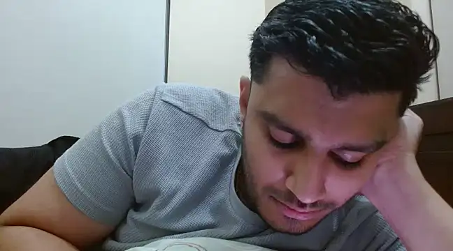 Snapshot of robintoit chatting on 03/07/25, 07:16 robintoit online show from 03/07/25, 07:16