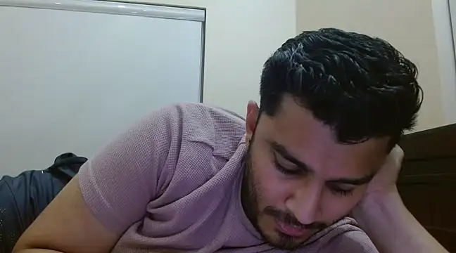 Snapshot of robintoit chatting on 03/18/25, 01:53 robintoit online show from 03/18/25, 01:53