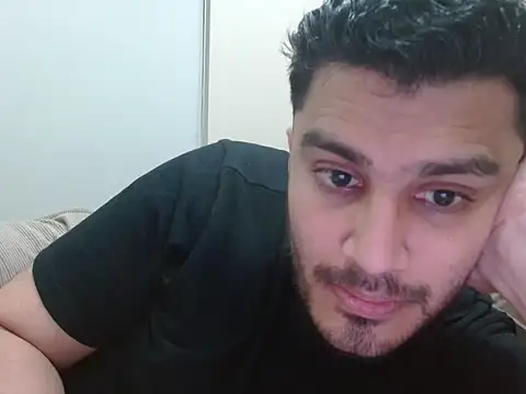 Snapshot of robintoit chatting on 10/10/25, 03:55 robintoit online show from 10/10/25, 03:55