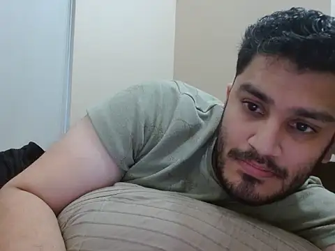 Snapshot of robintoit chatting on 10/22/25, 03:40 robintoit online show from 10/22/25, 03:40