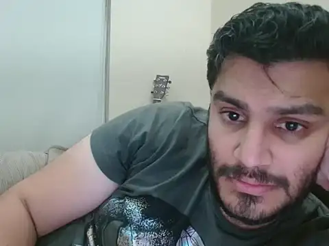 Snapshot of robintoit chatting on 05/20/26, 03:40 robintoit online show from 05/20/26, 03:40