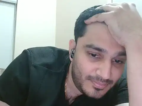 Snapshot of robintoit chatting on 06/23/26, 05:55 robintoit online show from 06/23/26, 05:55