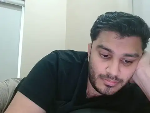 Snapshot of robintoit chatting on 06/30/26, 03:29 robintoit online show from 06/30/26, 03:29