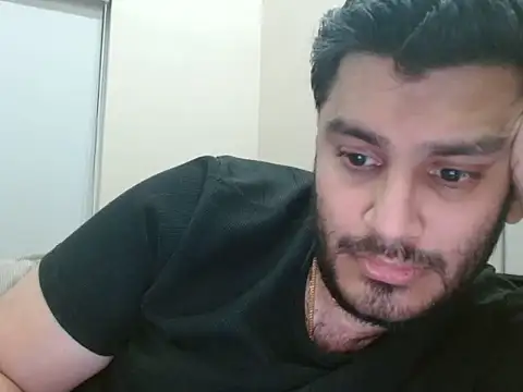 Snapshot of robintoit chatting on 07/08/26, 05:17 robintoit online show from 07/08/26, 05:17
