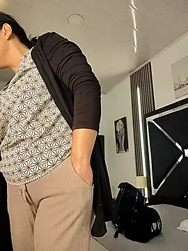 Natasha milf   online show from 12/03/25, 12:47