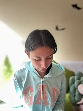 Bonniepark online show from 10/30/25, 01:23