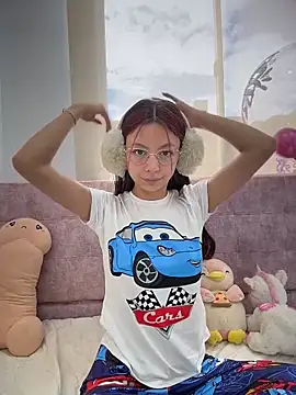 Snapshot of Bonniepark chatting on 03/11/26, 08:04 Bonniepark online show from 03/11/26, 08:04