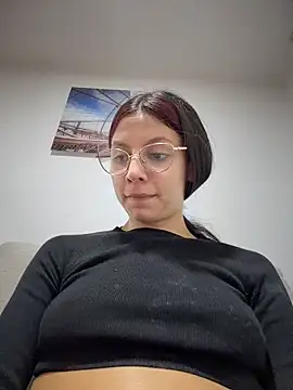 Snapshot of Bonniepark chatting on 03/25/26, 12:05 Bonniepark online show from 03/25/26, 12:05