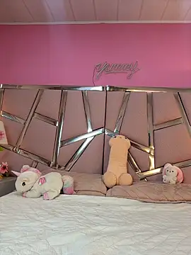 Snapshot of Bonniepark chatting on 04/08/26, 12:38 Bonniepark online show from 04/08/26, 12:38