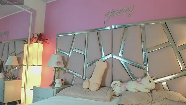 Snapshot of Bonniepark chatting on 04/15/26, 01:07 Bonniepark online show from 04/15/26, 01:07