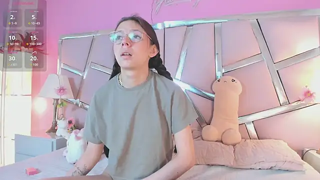 Snapshot of Bonniepark chatting on 04/17/26, 05:38 Bonniepark online show from 04/17/26, 05:38