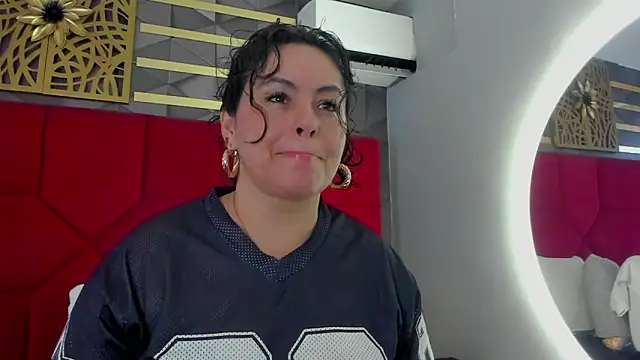 Snapshot of hanny_milf chatting on 05/02/26, 11:59 hanny milf online show from 05/02/26, 11:59