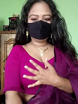 Idhika Paul online show from 03/09/25, 04:38