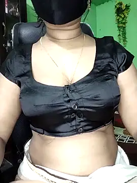 Snapshot of Idhika_Paul chatting on 04/24/26, 05:04 Idhika Paul online show from 04/24/26, 05:04