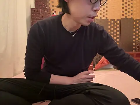 Snapshot of -mirai- chatting on 03/13/25, 01:40 -mirai- online show from 03/13/25, 01:40