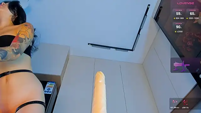 maakimo online show from 11/18/25, 05:45