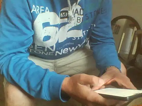 prcalek19 online show from 10/15/25, 03:23