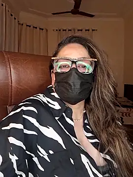 Snapshot of SEXY-Sardarni chatting on 09/17/25, 02:41 SEXY-Sardarni online show from 09/17/25, 02:41