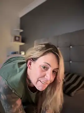 blondebitch2 online show from 01/27/25, 02:35