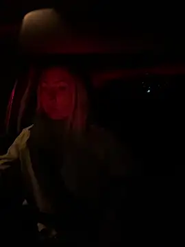 LuisaBecker online show from 12/01/24, 04:29