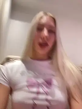 LuisaBecker online show from 12/12/24, 05:48