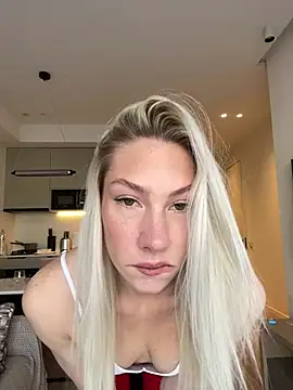 LuisaBecker online show from 01/20/25, 10:07