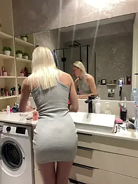 LuisaBecker online show from 02/27/25, 04:21