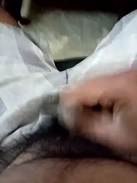 Snapshot of slchiku chatting on 10/29/25, 02:03 slchiku online show from 10/29/25, 02:03