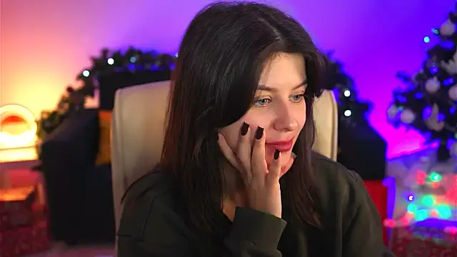 NicoleMun online show from 12/13/24, 12:17