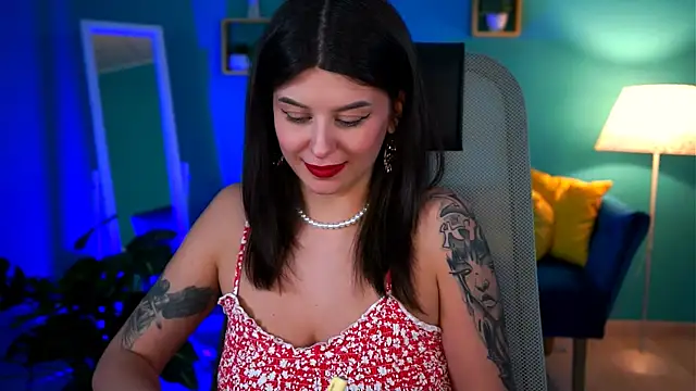 NicoleMun online show from 02/18/25, 03:21