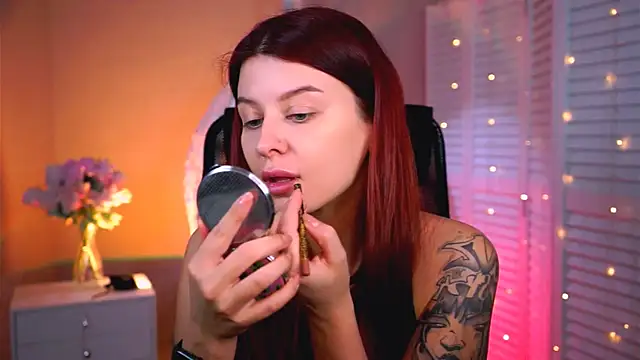 Snapshot of NicoleMun chatting on 04/28/26, 06:13 NicoleMun online show from 04/28/26, 06:13