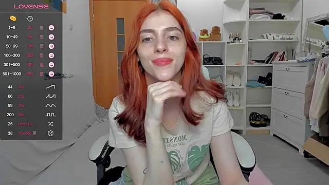 Snapshot of broosnica1 chatting on 06/09/26, 08:15 broosnica1 online show from 06/09/26, 08:15