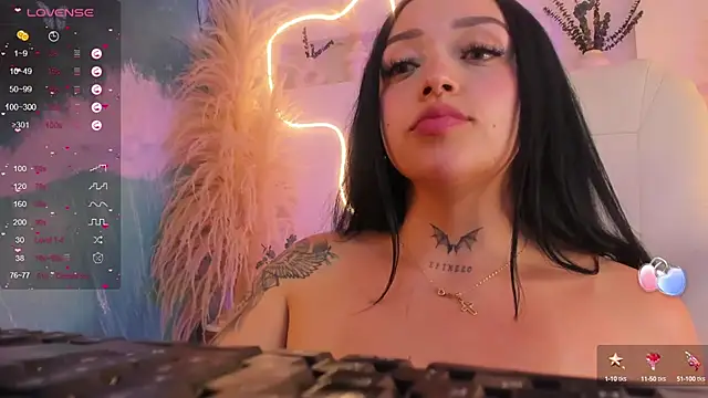 ViolettaHotLatin  online show from 02/26/25, 11:41