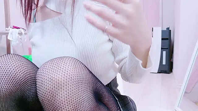 Snapshot of Ryo-sama chatting on 10/29/25, 12:18 Ryo-sama online show from 10/29/25, 12:18