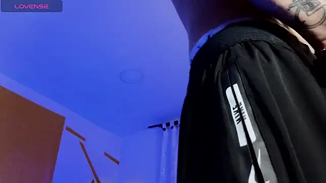 Stuart Boy  online show from 02/03/25, 09:30