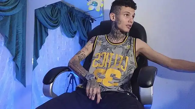 Stuart Boy  online show from 02/15/25, 03:52