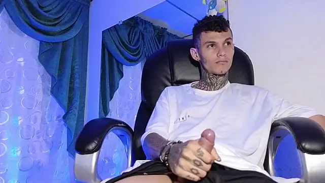 Stuart Boy  online show from 02/19/25, 09:39