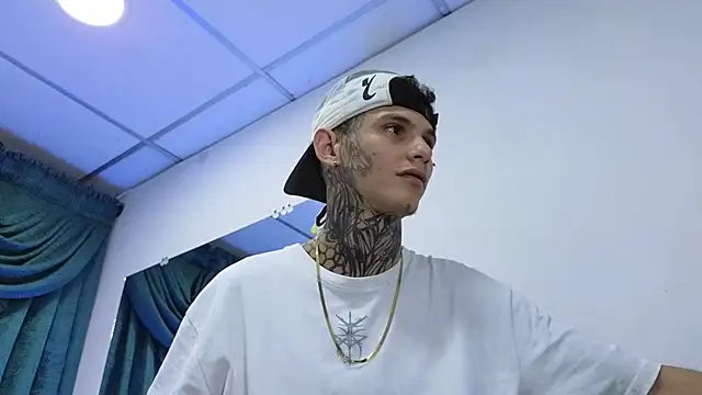 Stuart Boy  online show from 02/20/25, 07:01