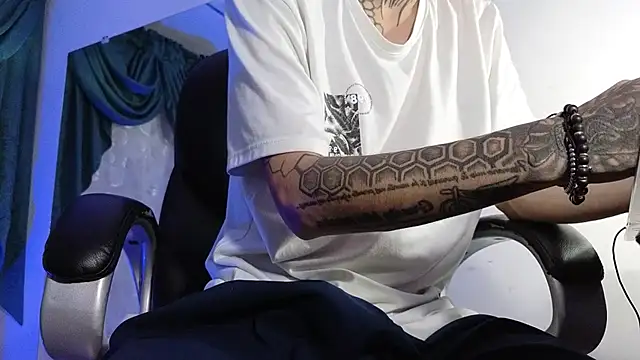 Stuart Boy  online show from 02/24/25, 04:05