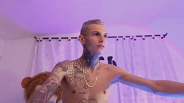 Stuart Boy  online show from 03/07/25, 04:24