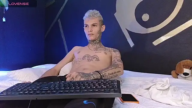 Stuart Boy  online show from 03/10/25, 08:34