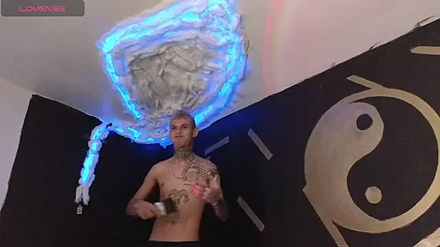 Stuart Boy  online show from 03/11/25, 12:54