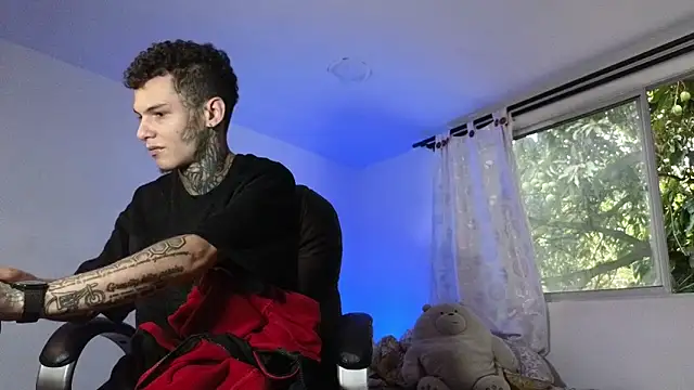 Stuart Boy  online show from 10/18/25, 07:36