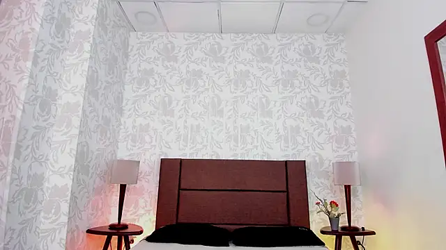 xenia golden online show from 12/03/25, 02:15