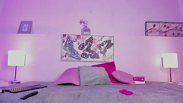 Snapshot of xenia_golden chatting on 02/28/26, 08:43 xenia golden online show from 02/28/26, 08:43