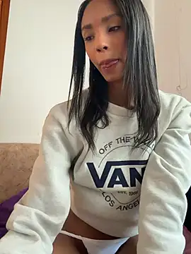 Snapshot of xenia_golden chatting on 03/16/26, 07:18 xenia golden online show from 03/16/26, 07:18