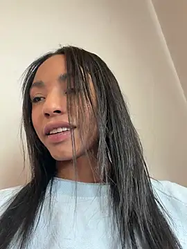 Snapshot of xenia_golden chatting on 03/24/26, 03:50 xenia golden online show from 03/24/26, 03:50