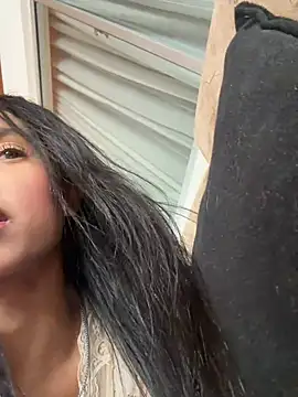 Snapshot of xenia_golden chatting on 04/10/26, 07:51 xenia golden online show from 04/10/26, 07:51