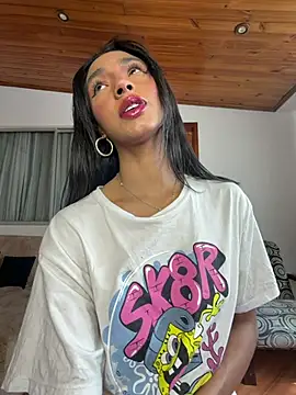 Snapshot of xenia_golden chatting on 07/10/26, 02:41 xenia golden online show from 07/10/26, 02:41