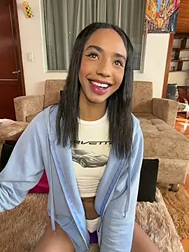 Snapshot of xenia_golden chatting on 07/28/26, 02:13 xenia golden online show from 07/28/26, 02:13